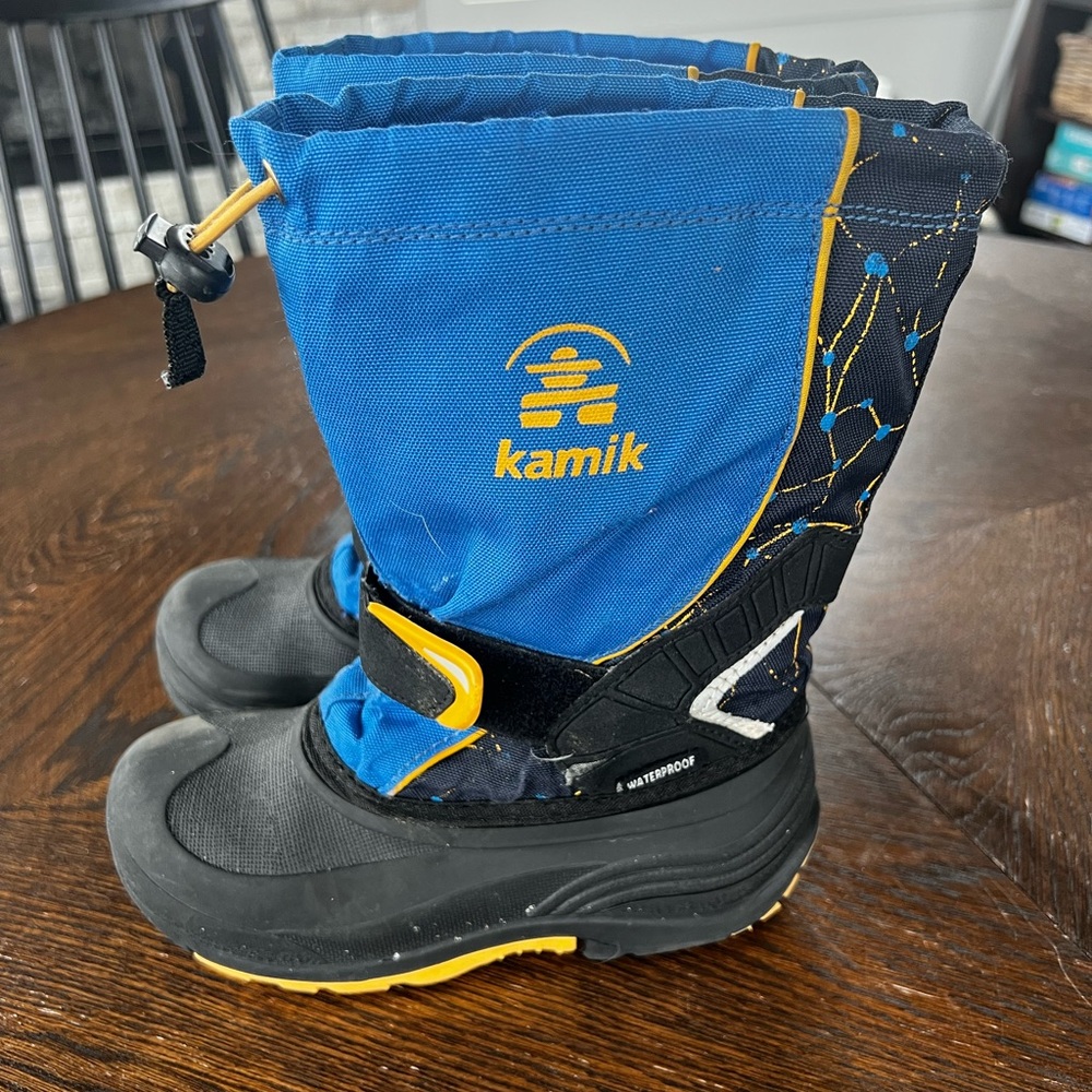 Kamik boys winter boots with removable liner. Size 1.